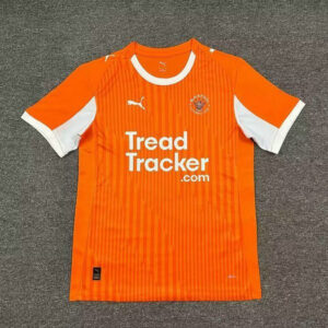 Camiseta local Blackpool naranja de Puma EFL League One 2025/26 estampado vertical patrocinador Tread Tracker tejido transpirable anti sudor | kkgooles
